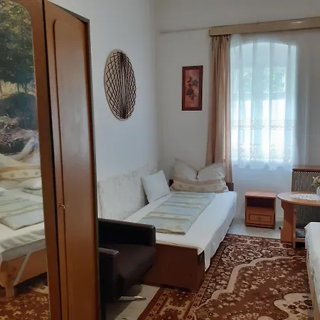 Marika Vendeghaz Homestay *